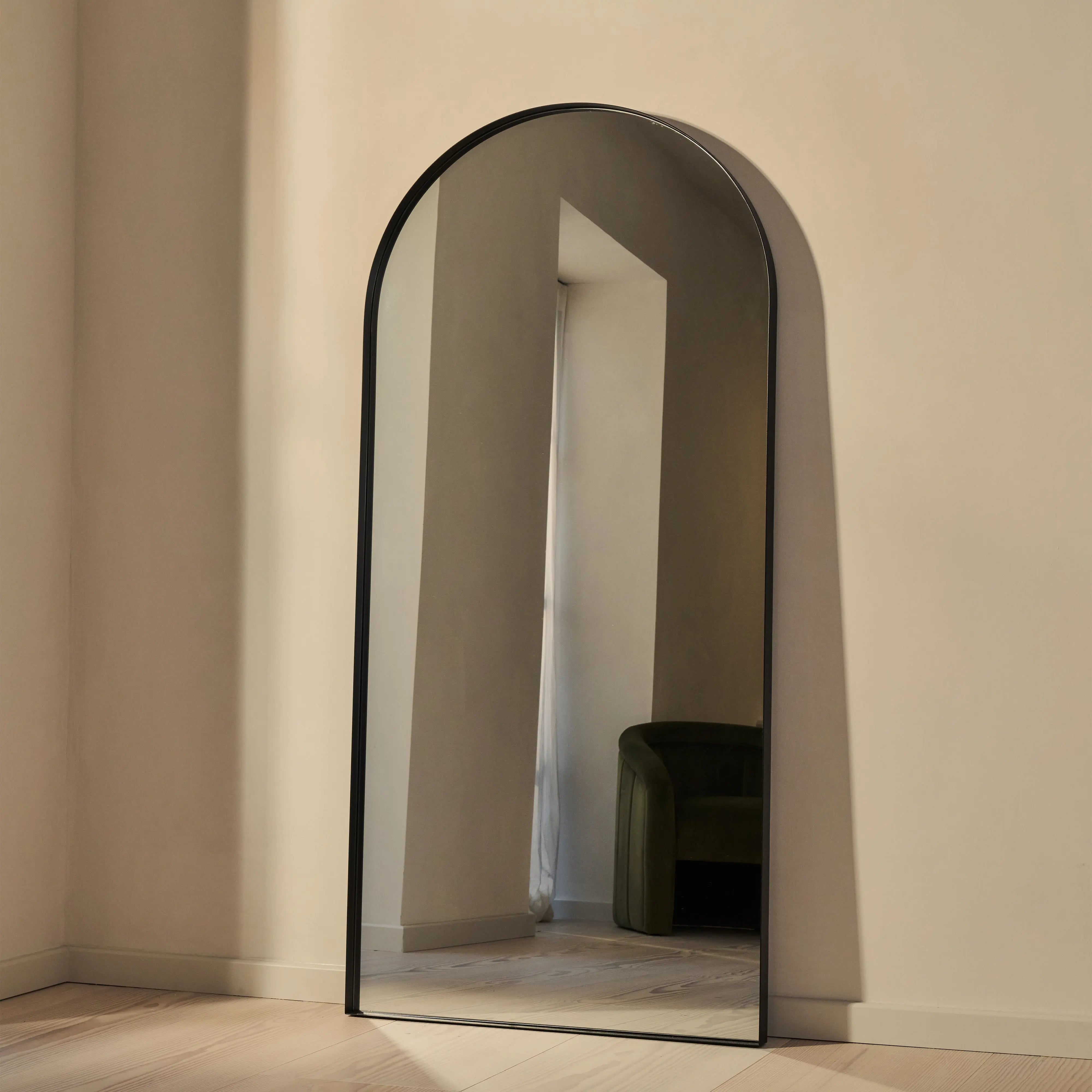 Arcus - Miroir Arqué Pleine Longueur en Métal Noir - 170 cm x 80 cm Center Kasa