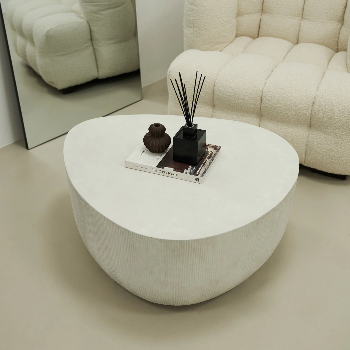 Leonardo - Table Basse Minimaliste en Béton avec Forme Irrégulière - Modèle Grand Luxe Center Kasa