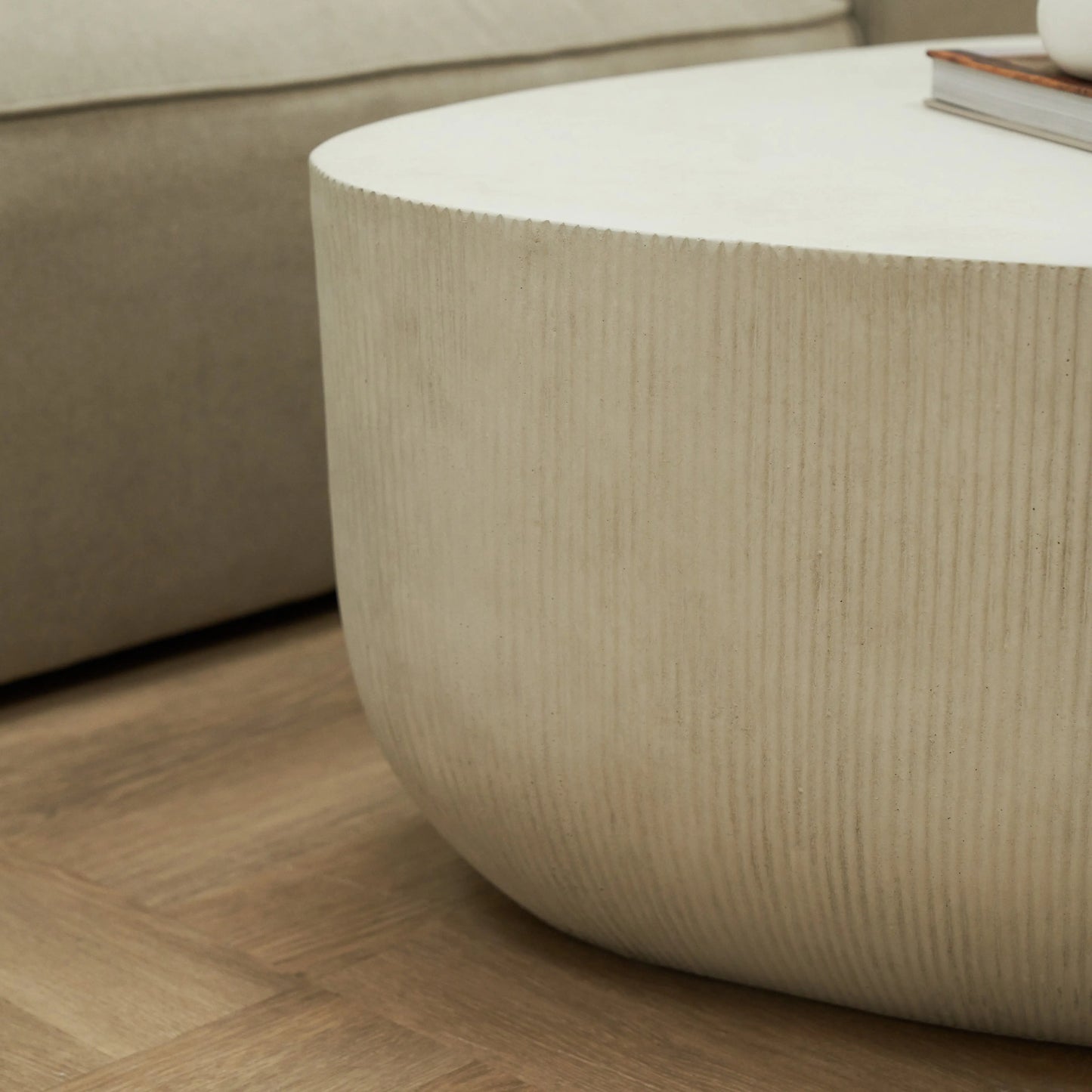 Leonardo - Table Basse Minimaliste en Béton avec Forme Irrégulière - Modèle Grand Luxe Center Kasa