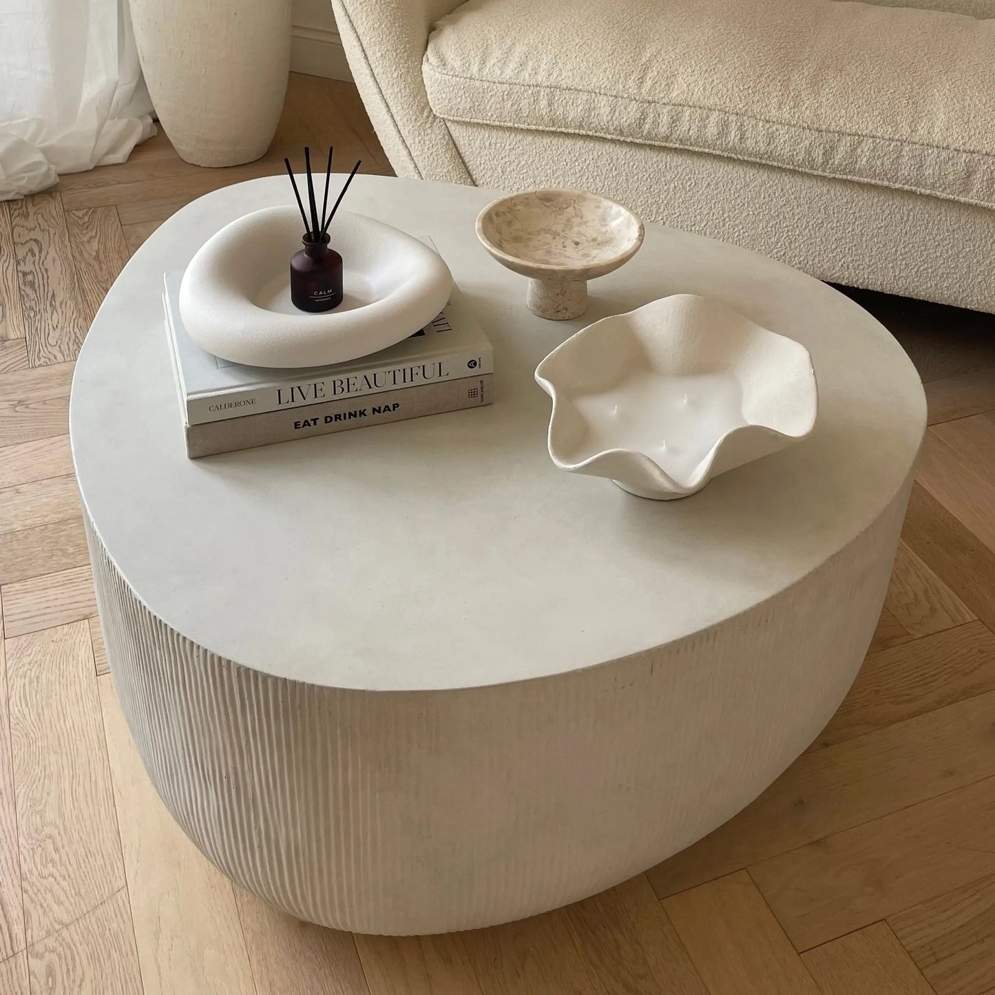 Leonardo - Table Basse Minimaliste en Béton avec Forme Irrégulière - Modèle Grand Luxe Center Kasa