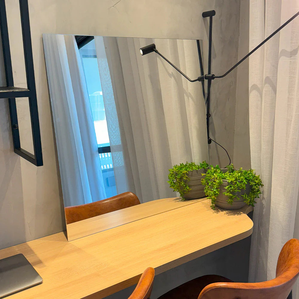 miroir carré étroit