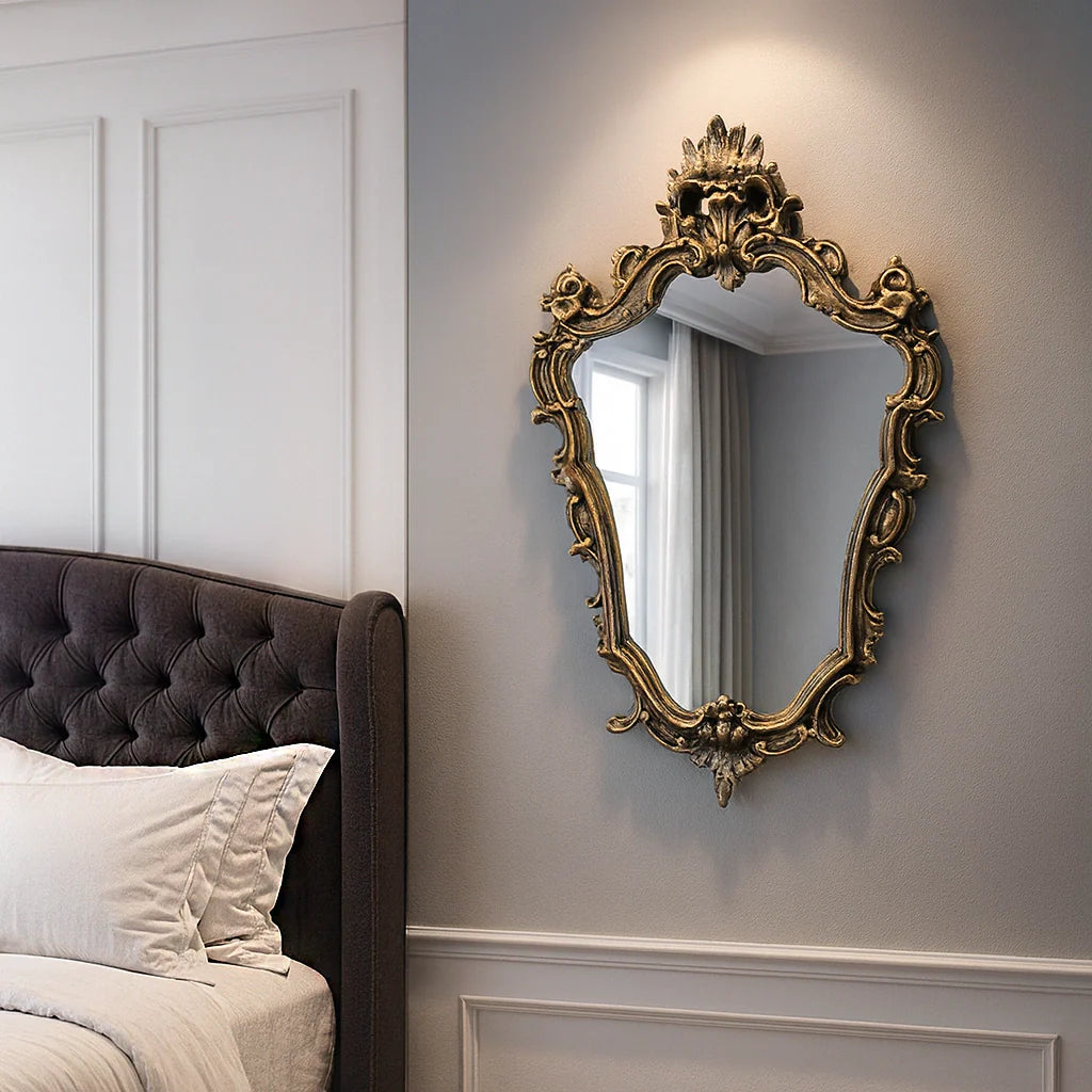 Miroir mural classique doré avec cadre en résine dorée, 40 x 60